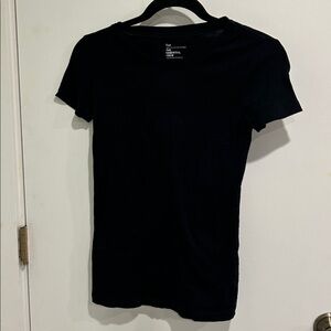 Gap The essential crew XS black short sleeve crew neck